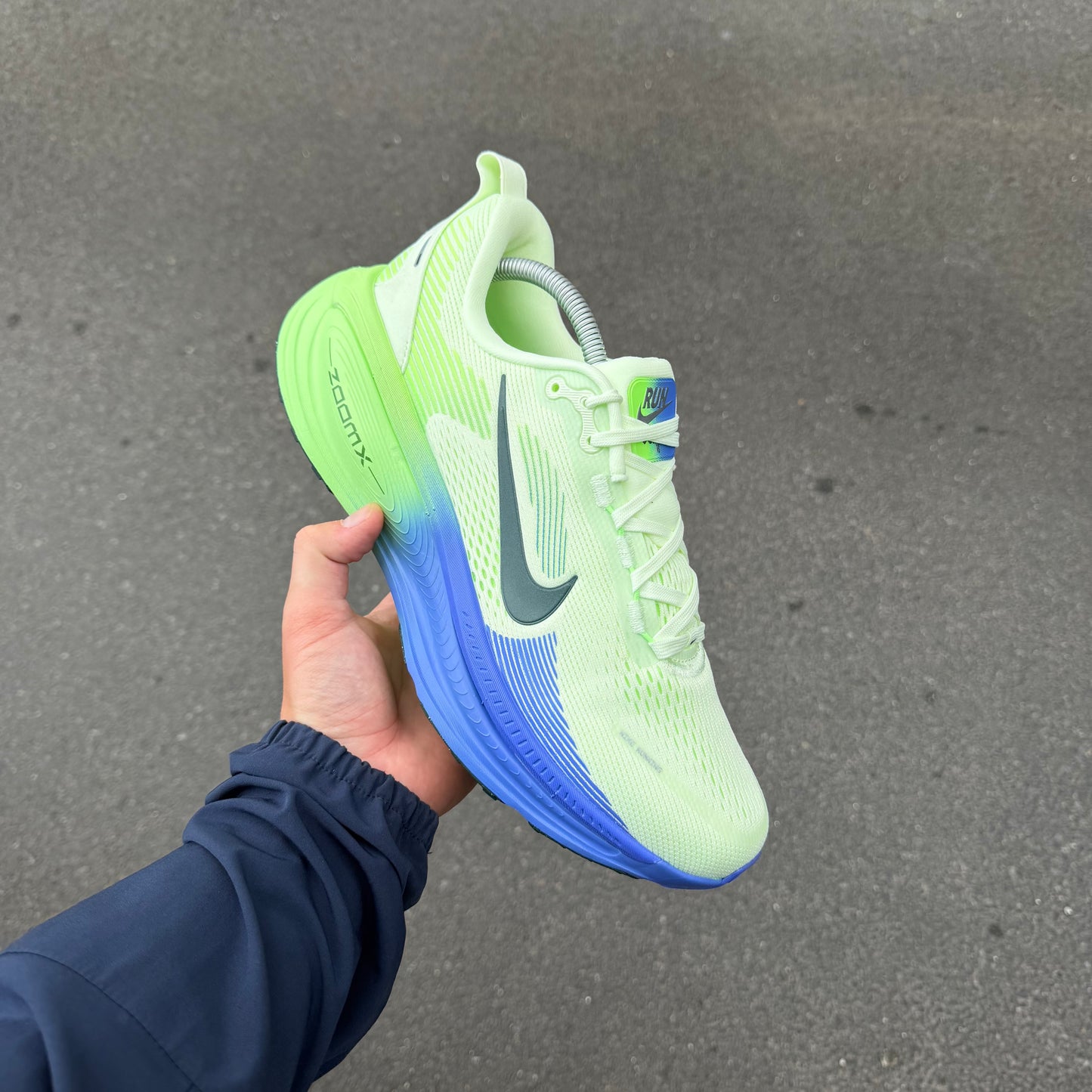 Nike Vomero 18 Volt Racer Blue