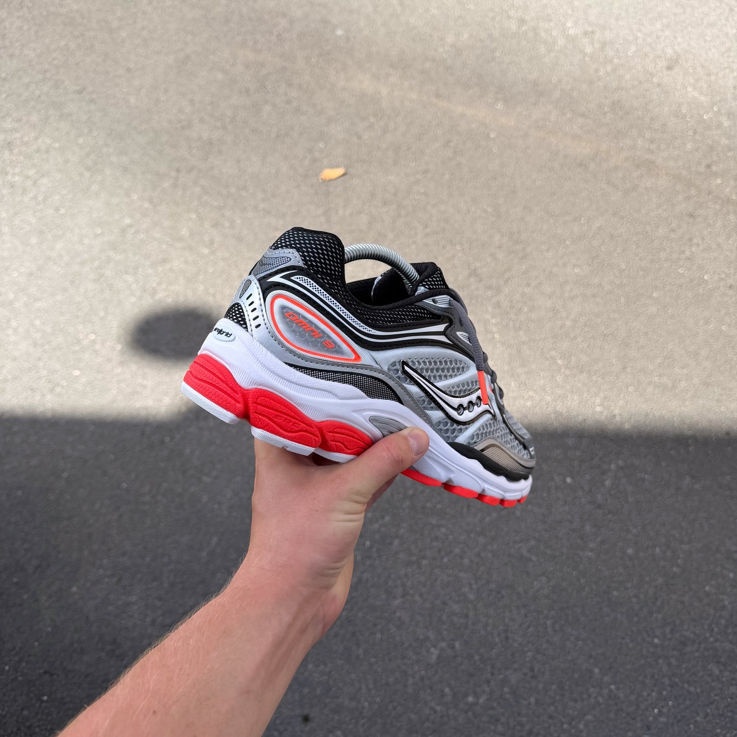 Saucony ProGrid Omni 9 Grey Crimson