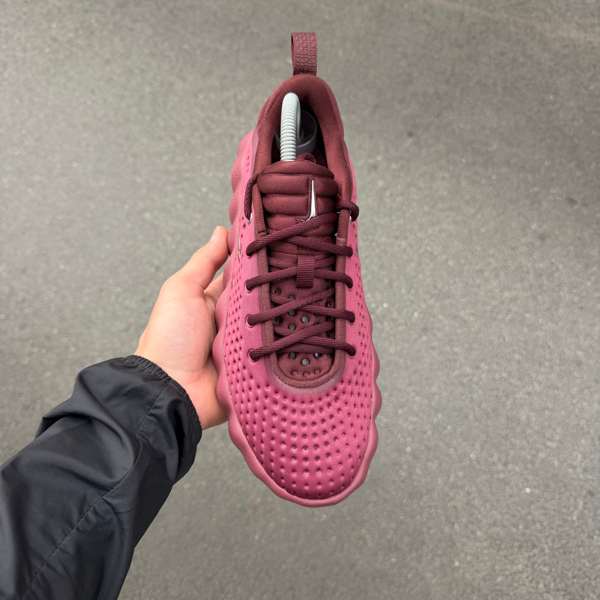 Nike Mind 002 Pink Smoke Mystic Dates
