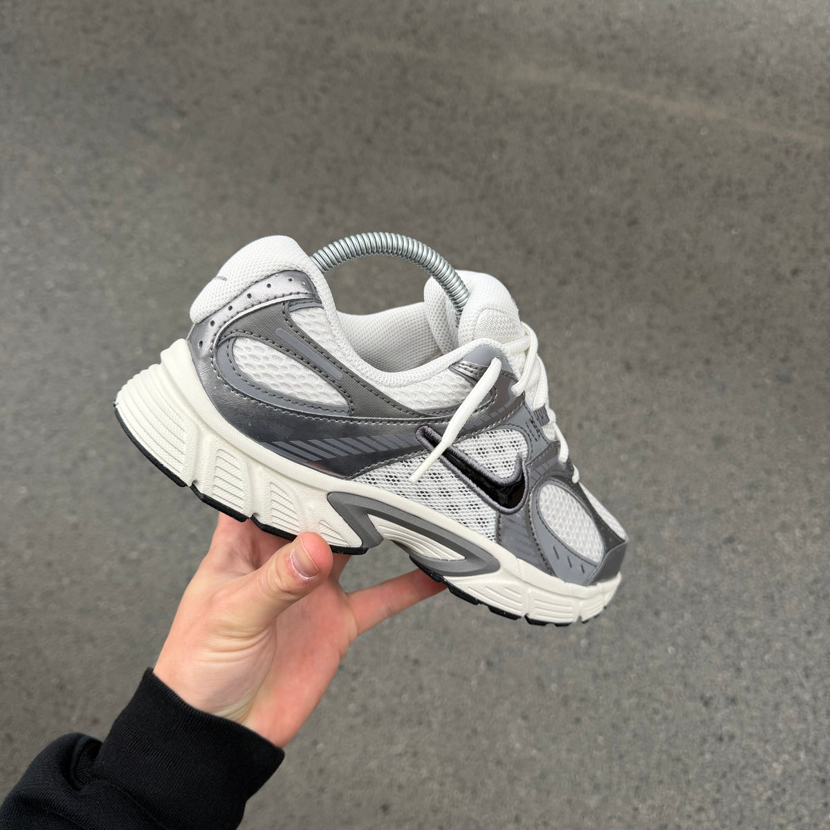 Nike V5 RNR GS White Grey