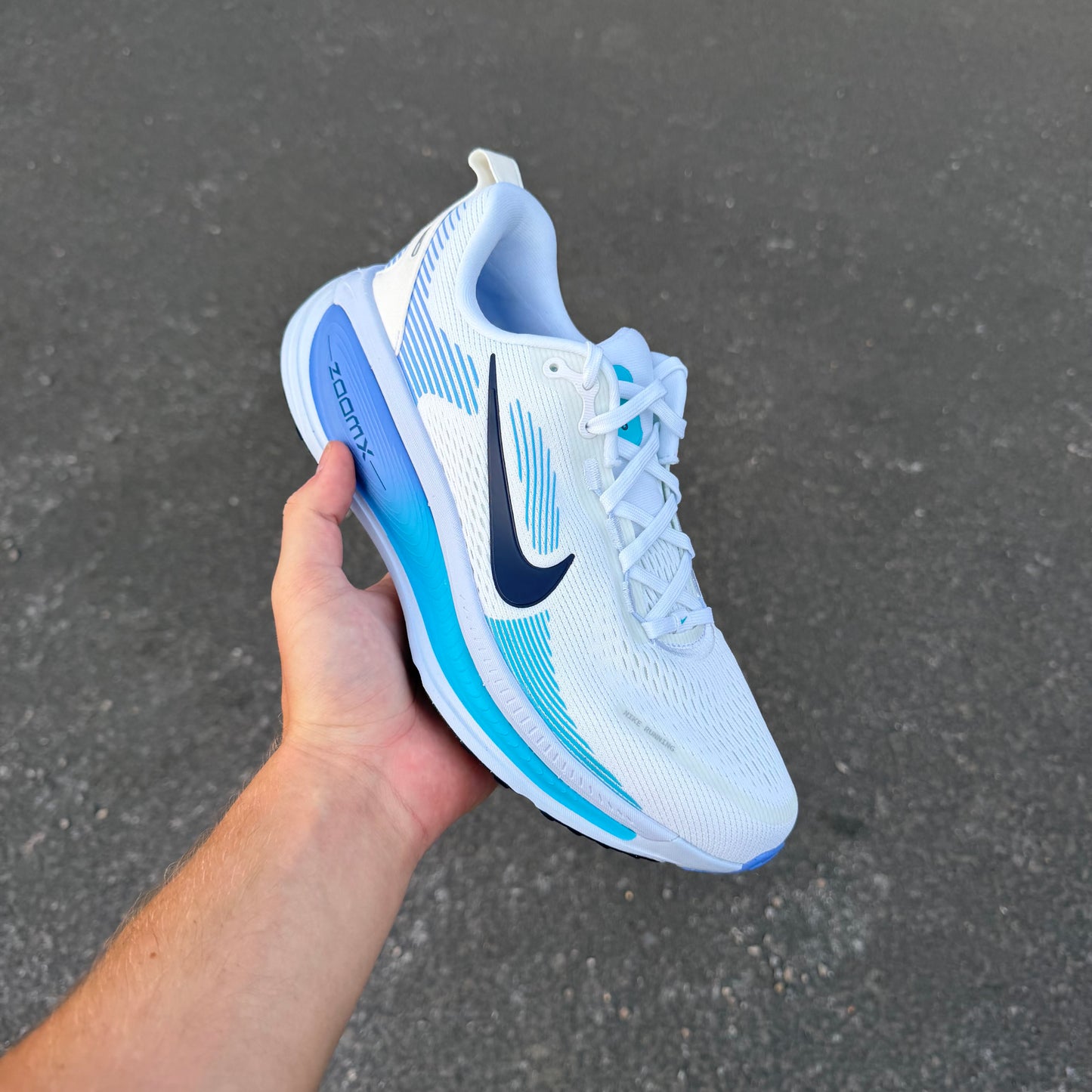 Nike Vomero 18 White Royal Pulse