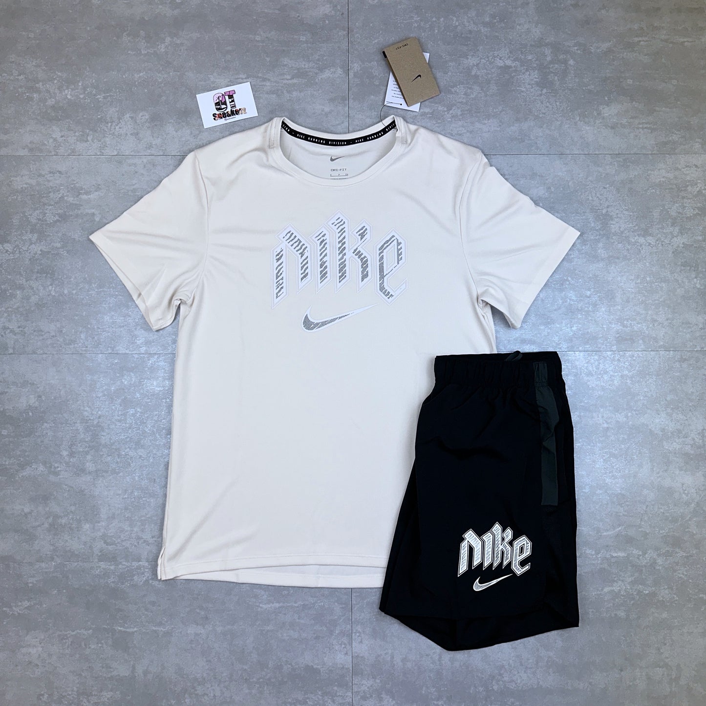 Nike Graphic Print T-shirt Bone & Print Challenger Shorts