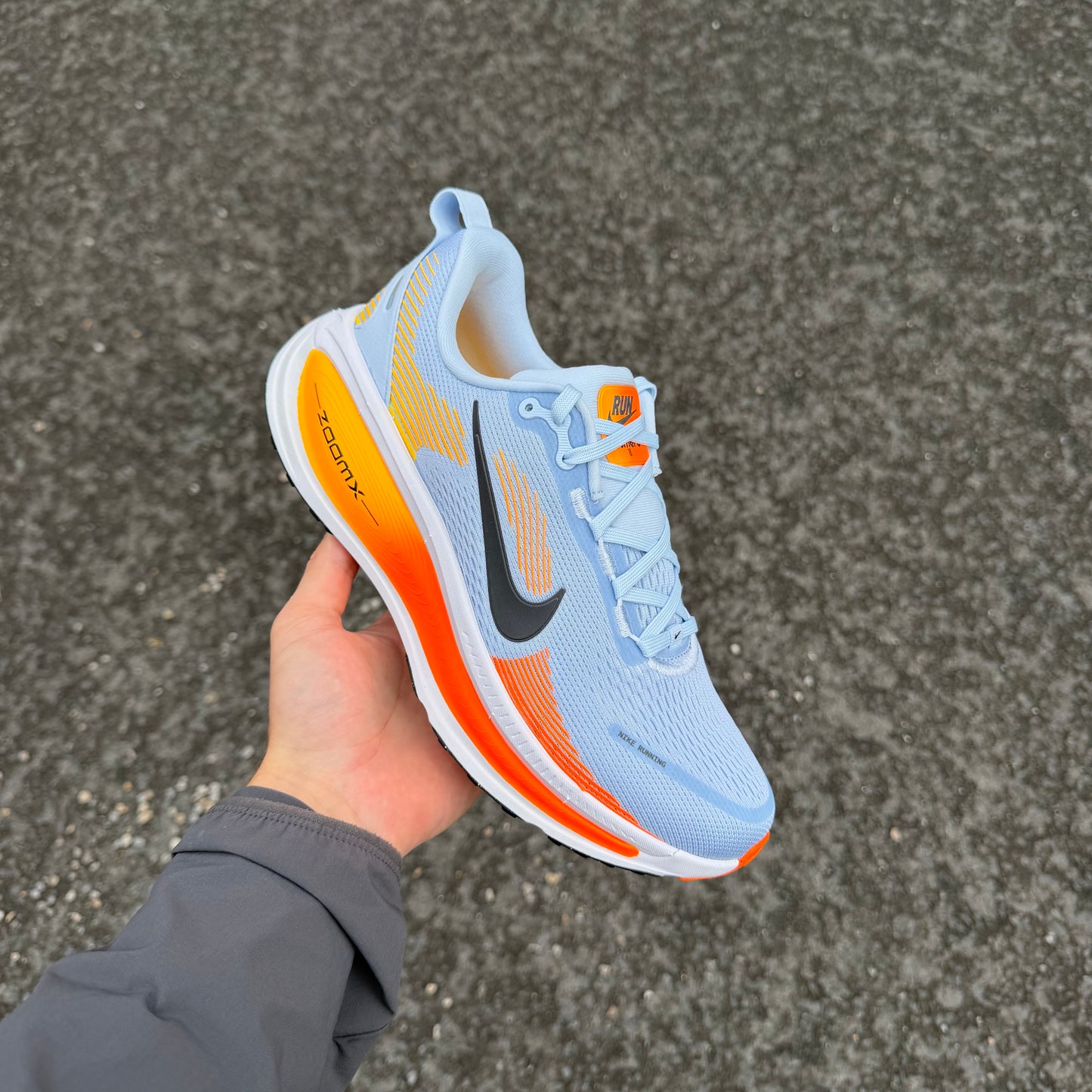 Nike Vomero 18 Grey Laser Orange
