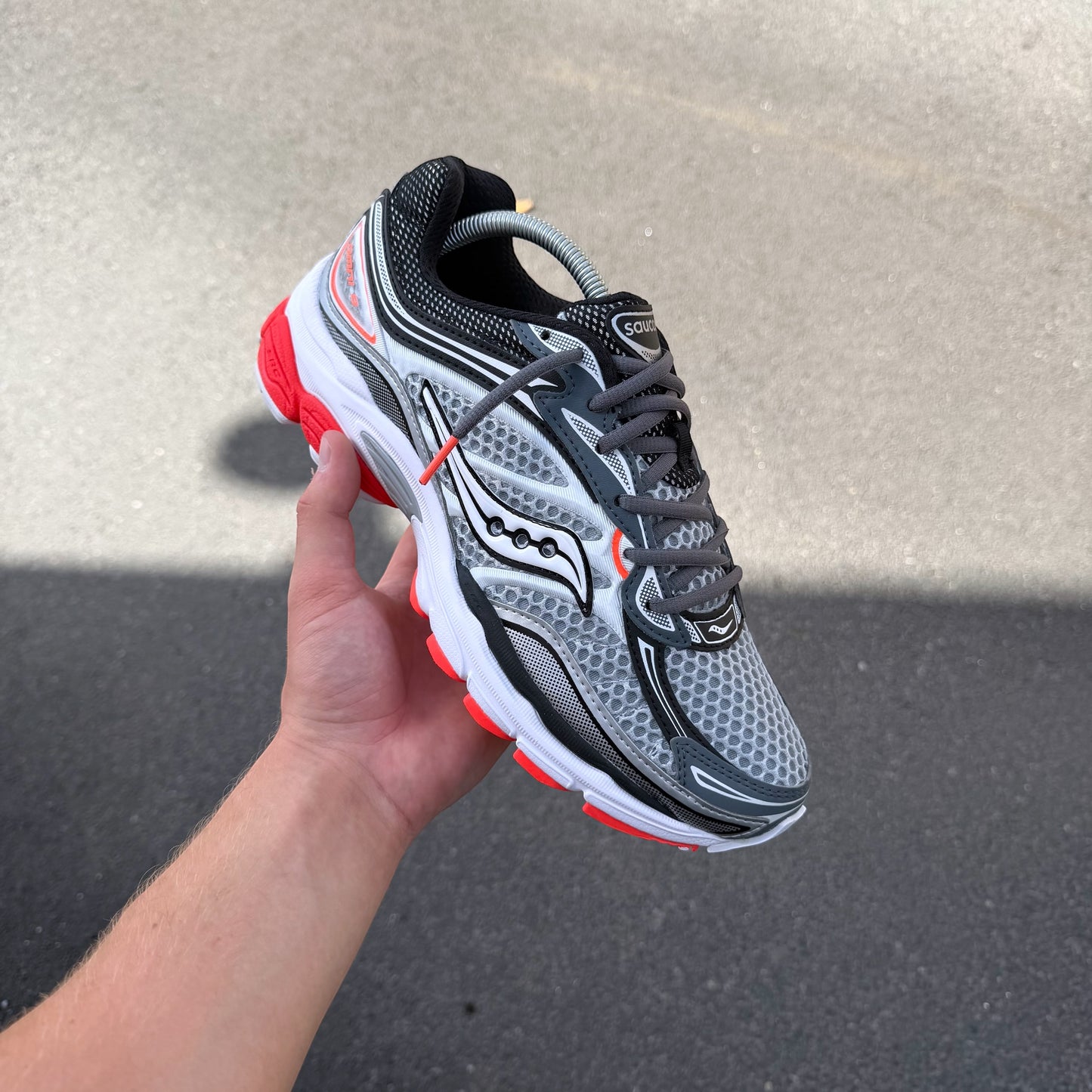 Saucony ProGrid Omni 9 Grey Crimson