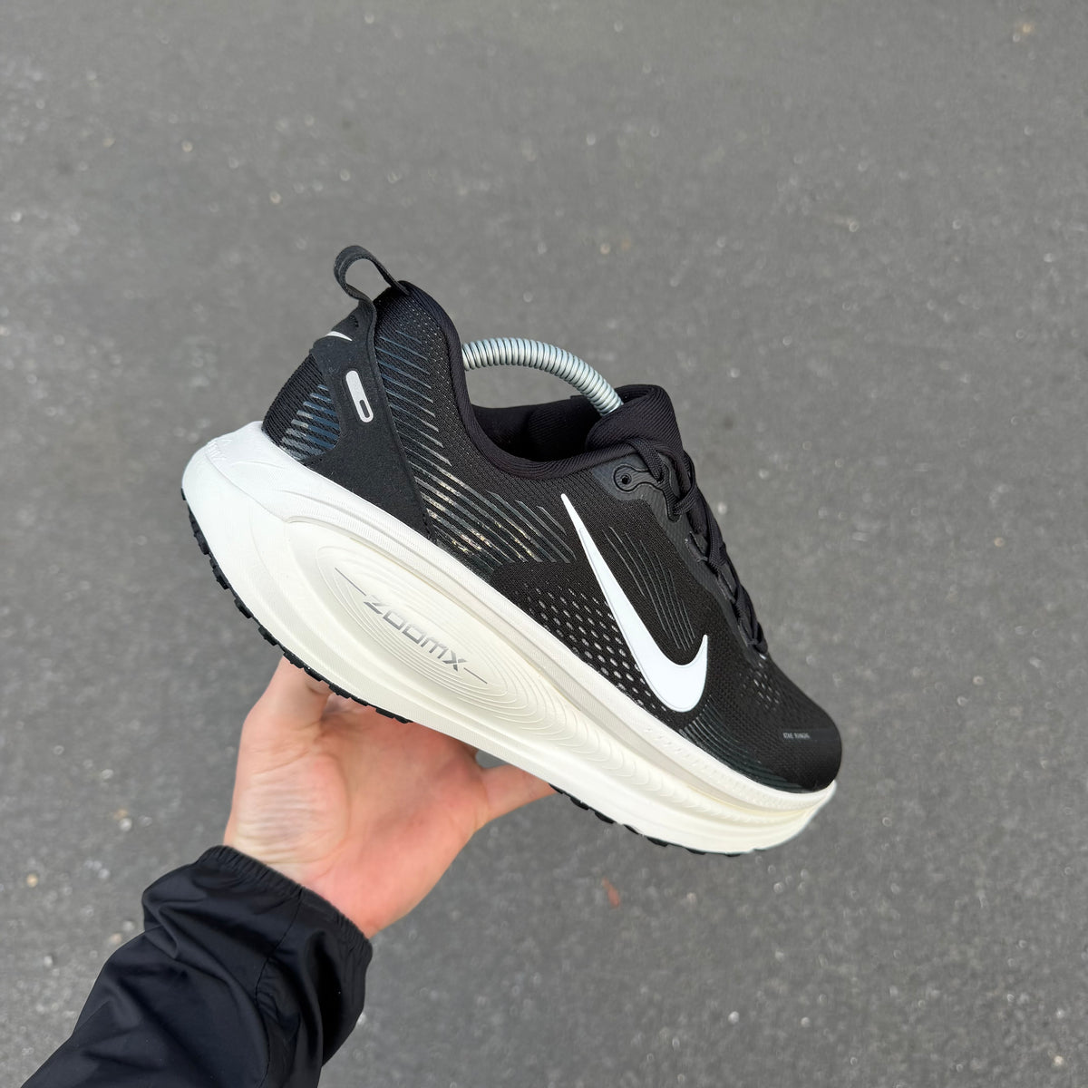 Nike Vomero 18 Black Summit White