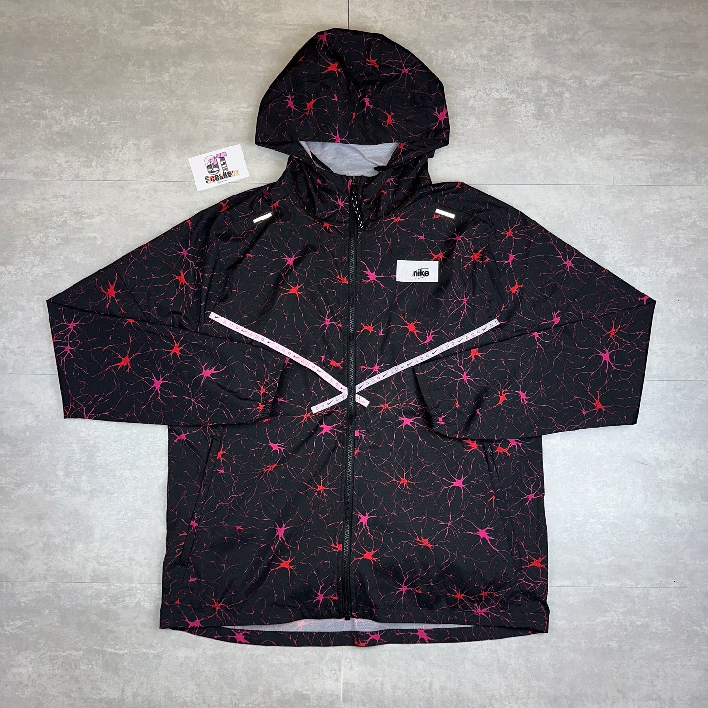 Nike D.Y.E Windrunner Black Pink