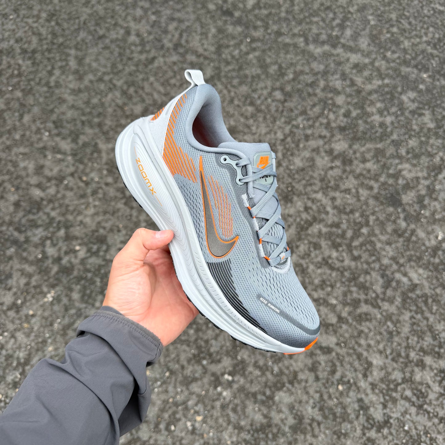 Nike Vomero 18 Cool Grey Safety Orange