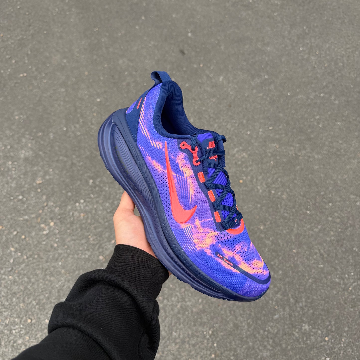 Nike Vomero 18 Indigo Burst Lava