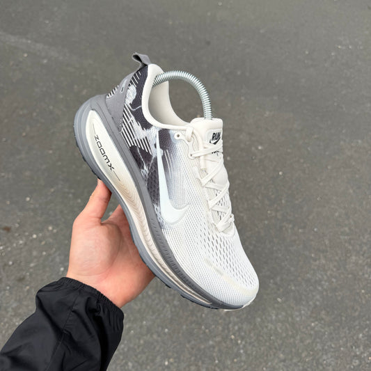 Nike Vomero 18 Anthracite Sail