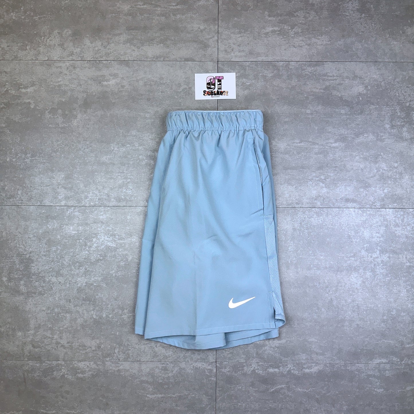 Nike Challenger Shorts Platinum Blue