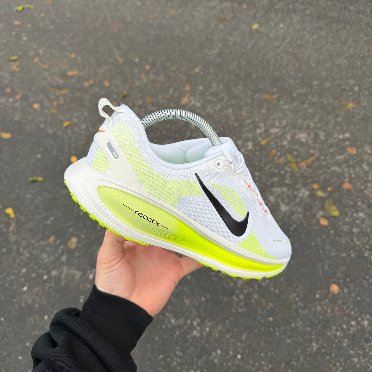 Nike Vomero 18 GS White Neon