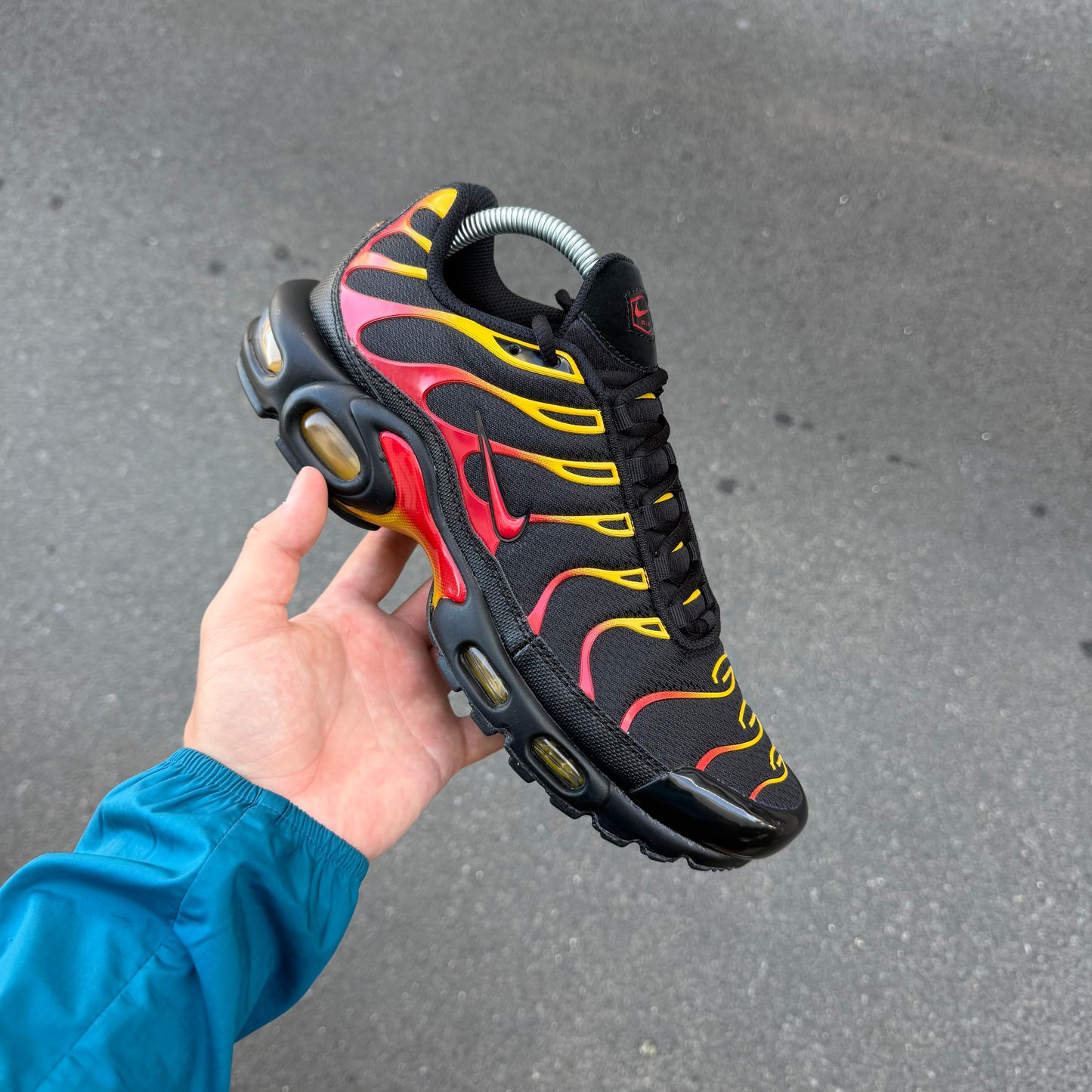 Nike TN Air Max Plus Black University Red Gold