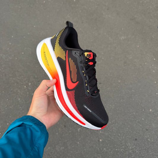 Nike Vomero 18 Black Lava Red