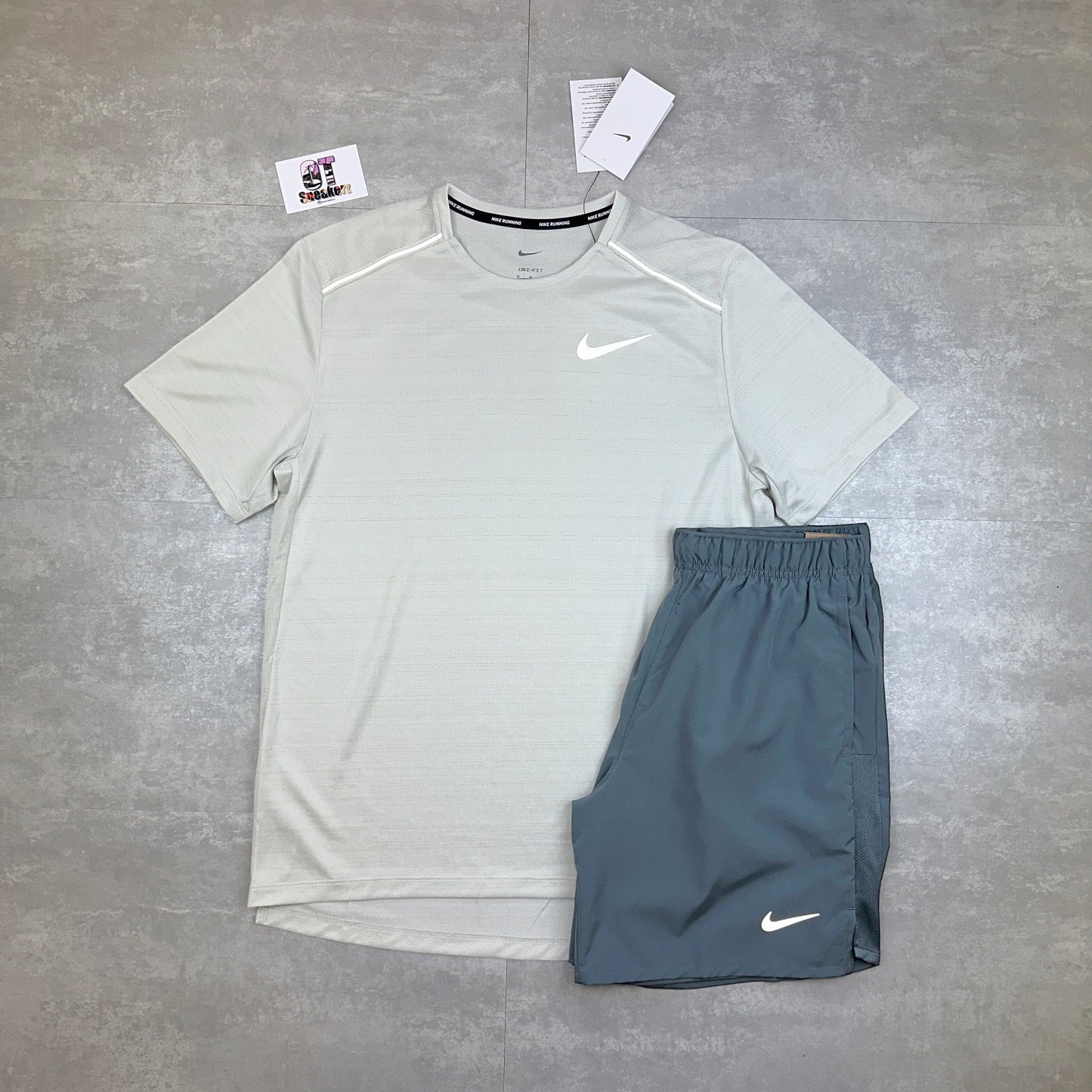 Nike Miler 1.0 Light Bone & 7” Challenger Shorts Smoke Grey