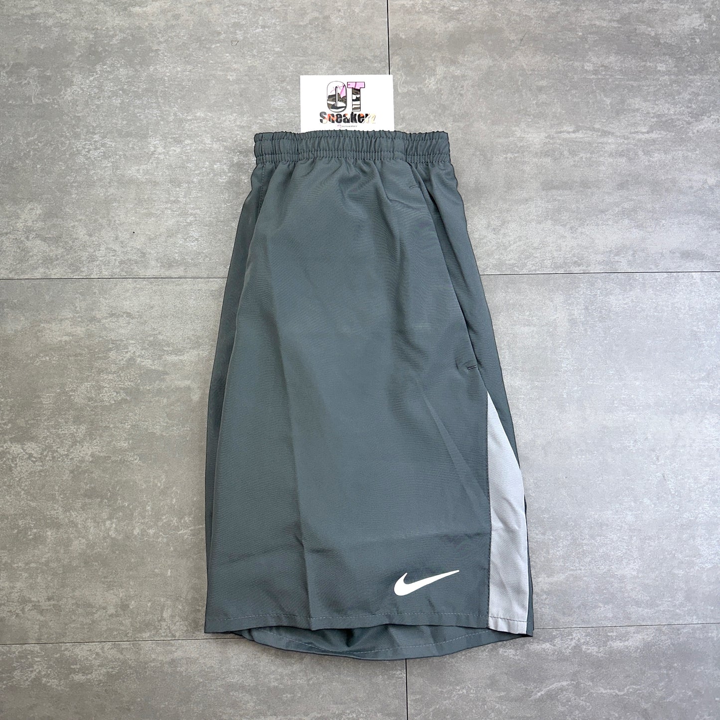 Nike Challenger Shorts Smoke Grey