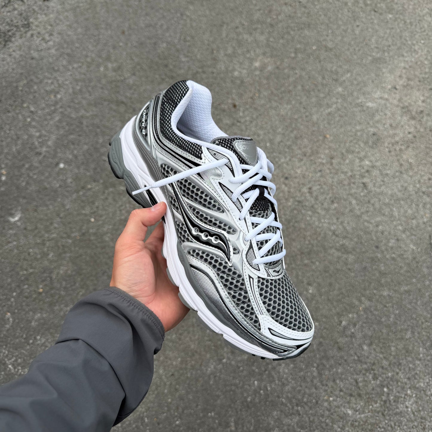 Saucony ProGrid Omni 9 Black Grey Silver