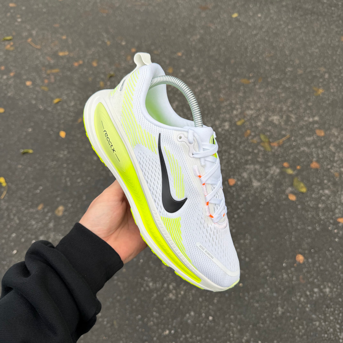 Nike Vomero 18 GS White Neon