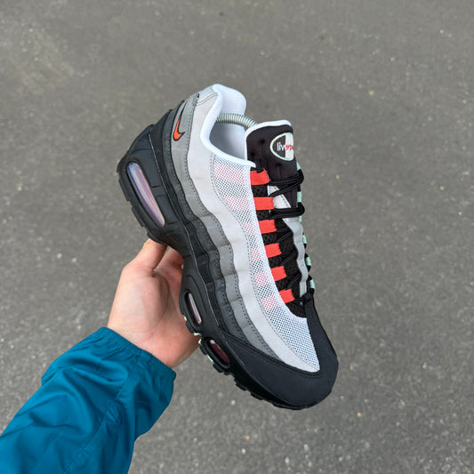 Nike Air Max 95 Big Bubble Liverpool City Pack