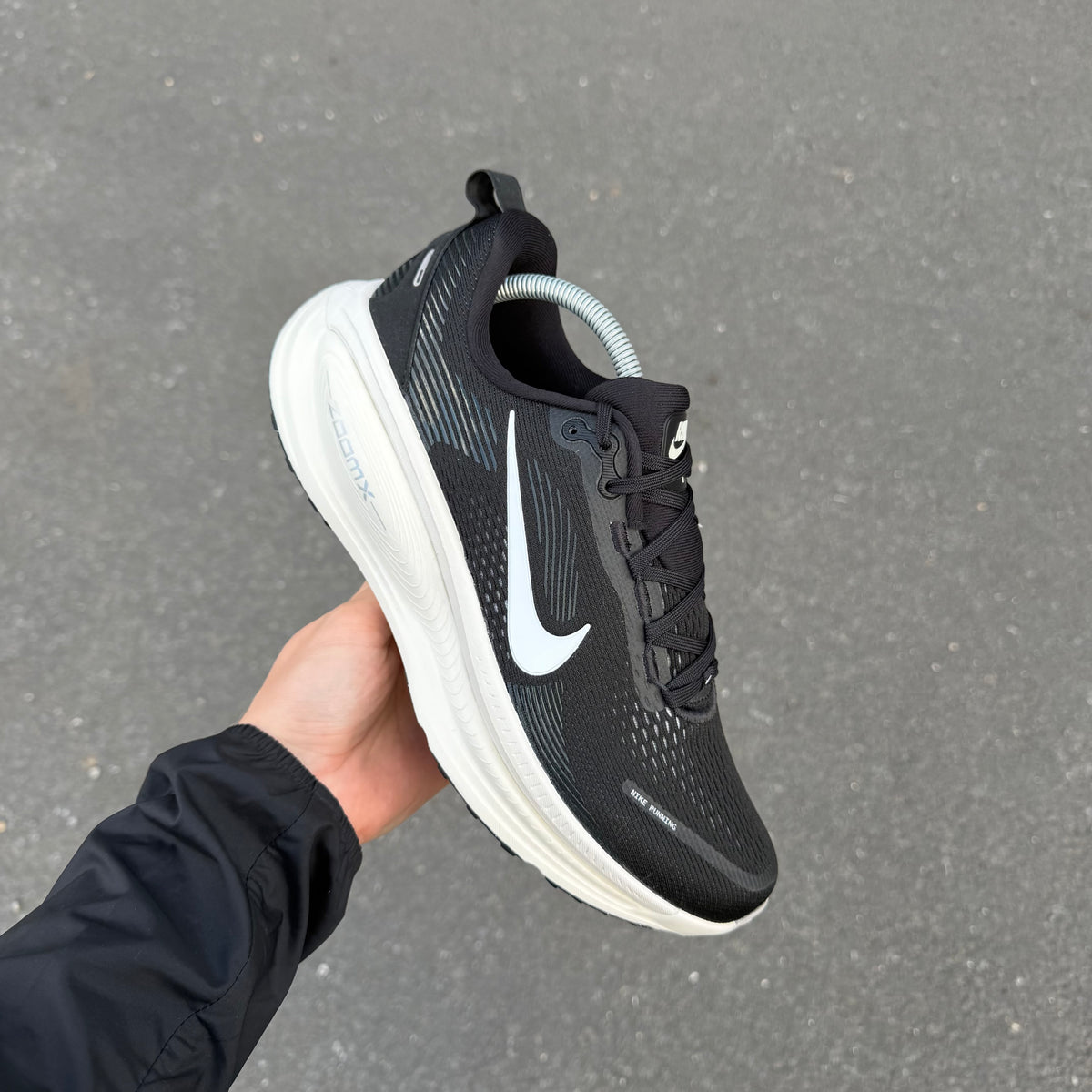 Nike Vomero 18 Black Summit White