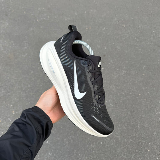 Nike Vomero 18 Black Summit White